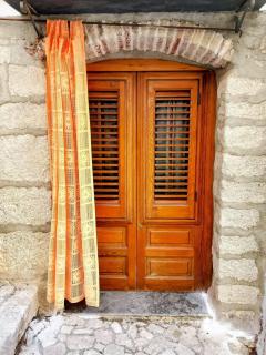 Shtëpia te Rrokat - La casa alle Rocche - 2