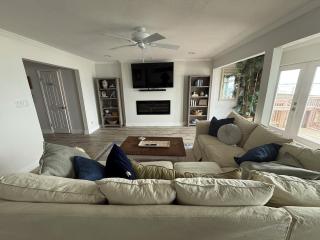 Waterfront Retreat with Private Dock & Sunset Views, Walk to Pensacola Beach - 2