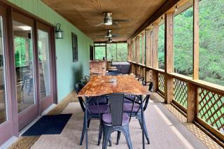 Stylish 4BR Lakefront Cabin w Hot Tub - 3