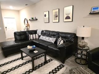 Relaxing Modern 3 BR Home - Queen Bd - North JAX - 9