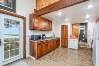 Cozy Home Lake Huron with Loft 2 Bedroom 1 Bathroom - 4