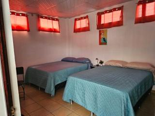 El Hostal de Uriel Izalco - 8