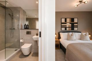 Leeds City Skyline Views - 2 Bed Flat - 1