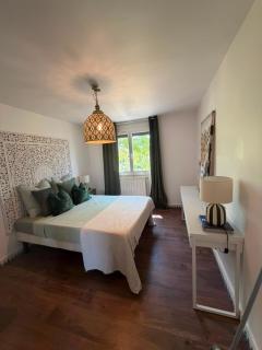 Private villa with large pool - 3