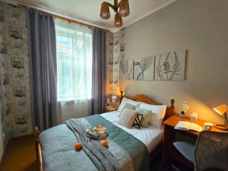 Old Town Casa Donna Cozy Five Bedroom Apartment with Stunning Old Town Views-Steps from Dome Square and Presidential Castle-Friends & Family stay - 2