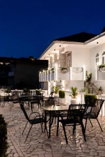 Vasili Veranda Suites - 9
