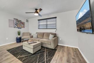 Beautiful Contemporary Suite #05 - 8