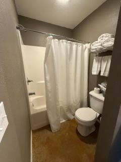 The Pines Room 1 - 1