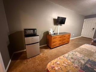 The Pines Room 2 - 7