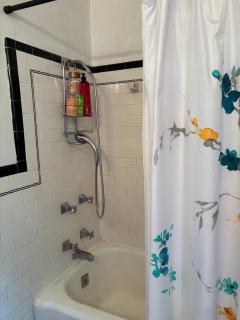 Welcome to your private cozy room #2 near LU, Stadium & general hospital - 8