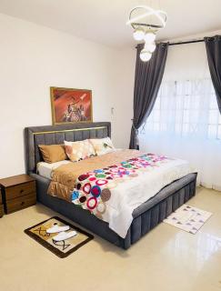Everest Apartment 10 Minutes From The Airport - 4