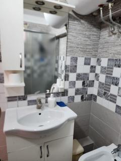 Tirana Cozy Room Private Bath & Mini Bar - 6