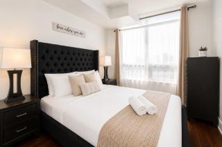 Luxurious 2BR 2BATH Condo Steps from Square One - 8