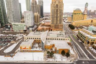 Luxurious 2BR 2BATH Condo Steps from Square One - 4