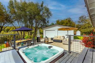 Manzanita Sunsets Bungalow - 9