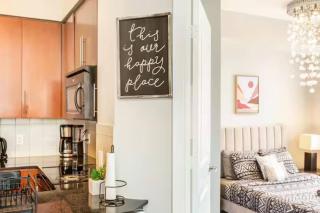 Executive 2BR 2BATH Condo with Lakeview Steps from SQ1 - 3