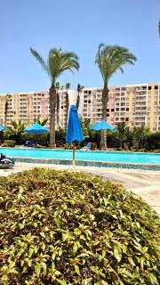 Cozy Pool-View 1BR at Golf Porto Marina By Gadora - 8