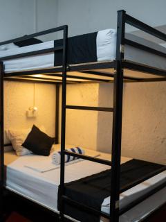 Secret Surf Hostel - 4