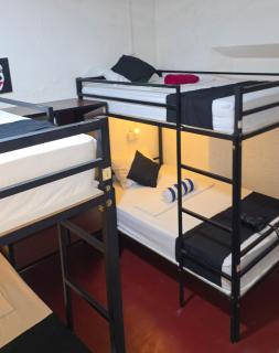 Secret Surf Hostel - 2