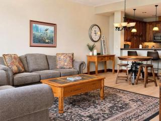 Unwind at Riverstone Loft - 2