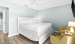 2BR Condo - Shared Pool Hot Tub & Tennis - 7
