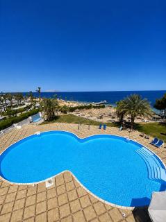 Beachfront Mansion with a private pool in Hadaba - 3