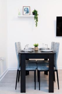 Spacious 4 Bedroom house in Leeds - Sleeps 7 - 8