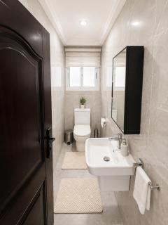 Splendid 2BedRoom Accra Central Tse Addo - 1