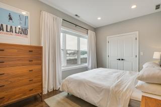 Beautiful Condo in the Middle of Andersonville - 1