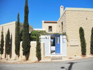 Charming house with sea view in Chrousa, fenced garden - 9