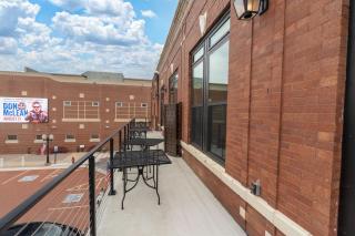 Walkable Downtown Marion Luxury Suite - 7