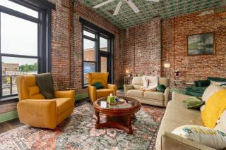 Walkable Downtown Marion Luxury Suite - 4