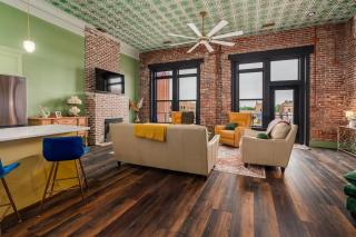 Walkable Downtown Marion Luxury Suite - 3