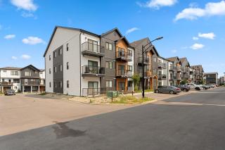 Modern Cozy Haven in Secord - 9
