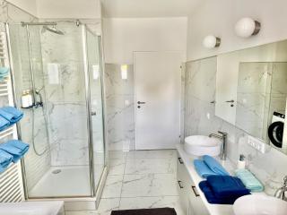 Stylish Premium Apartment with Balcony & AC - 1