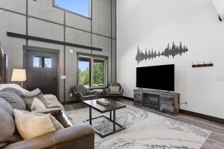 Hillside Haven - 3