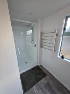 Modern & Private Studio in Tamatea, Napier - 2
