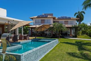 Guarajuba com 5 suítes, piscina e espaço gourmet - 0