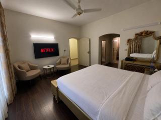 Prestige Room, DHA Phase 2 Lahore - 9
