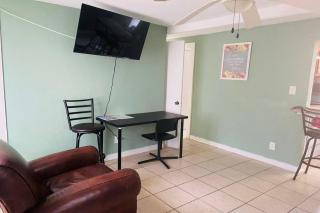 Aparment Downtown Sarasota 2BR, 2BA, PetFriendly Beaches, 5 People - 5