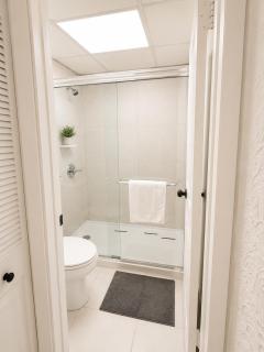 EcoStays Comfort Apartment Near Miami Airport 307 - 1