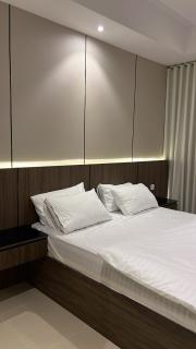 A classy suite with an elegant design and private parking - 8
