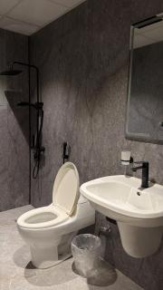 A suite with an elegant and modern design that combines comfort and luxury - 1