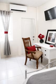 PINK POUI Spaces Vacation Rentals - 8