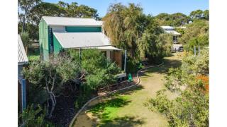 Coastal Breeze Beach Villa - 2