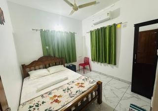 Golden Lotus Private Home - 2