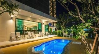 L Hotel - 5