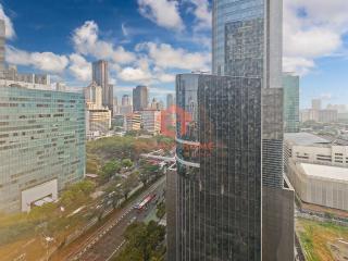 Best View & Strategic 3BR Sudirman Suites Apt - 9