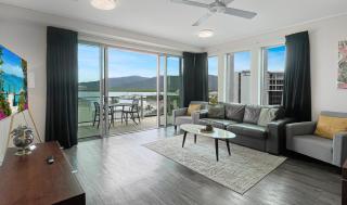 '123' Top Floor Luxe Suite - 1BR 1BA Ocean Views & Pool - 0