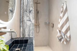 Sola Beach Stay - Private Entrance & Parking - 3